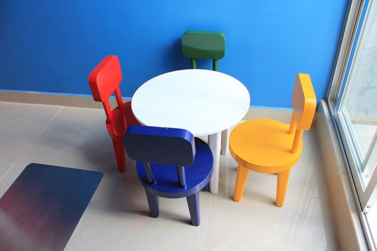 Ideální stůl do dětského pokoje podle věku dítěte