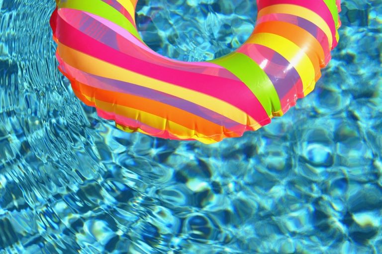 Horké letní dny se blíží! Jaké jsou nejlepší bazény?