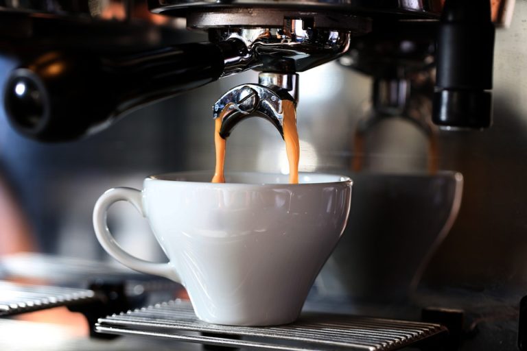 Pořiďte si kávovar a připravte si doma lahodnou kávu!
